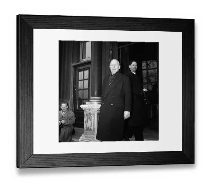 Framed Print : The first meeting of the National Economic Development Council. Pictured, Mr Selwyn Lloyd