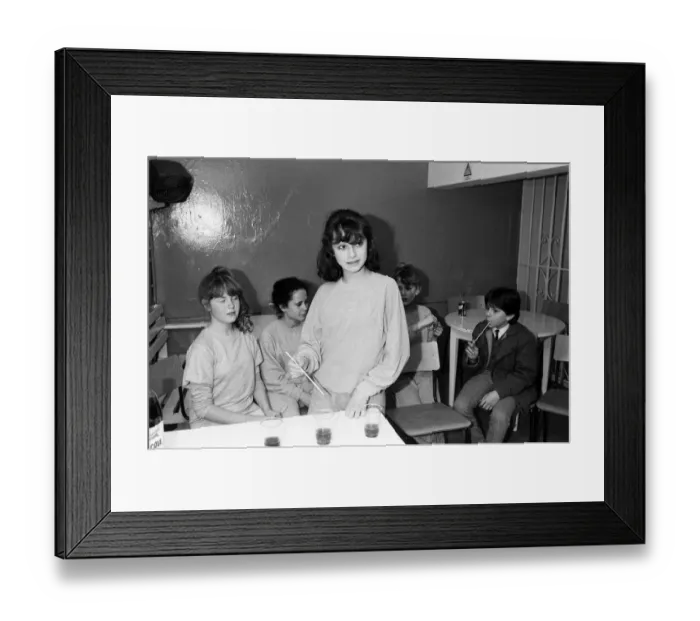 Framed Print : First supplies of the new Coca-Cola formula to arrive in Britain Framed Print : First supplies of the new Coca-Cola formula to arrive in Britain