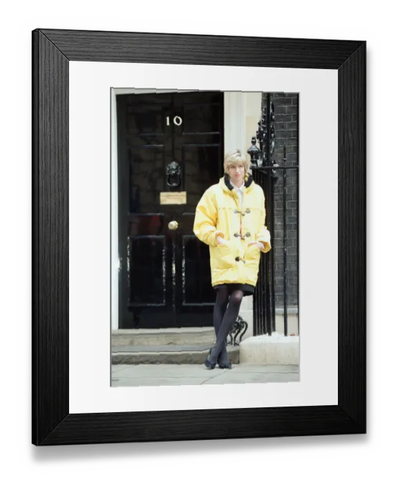 Framed Print : Selina Scott at 10 Downing Street amid the Conservative Party leadership battle