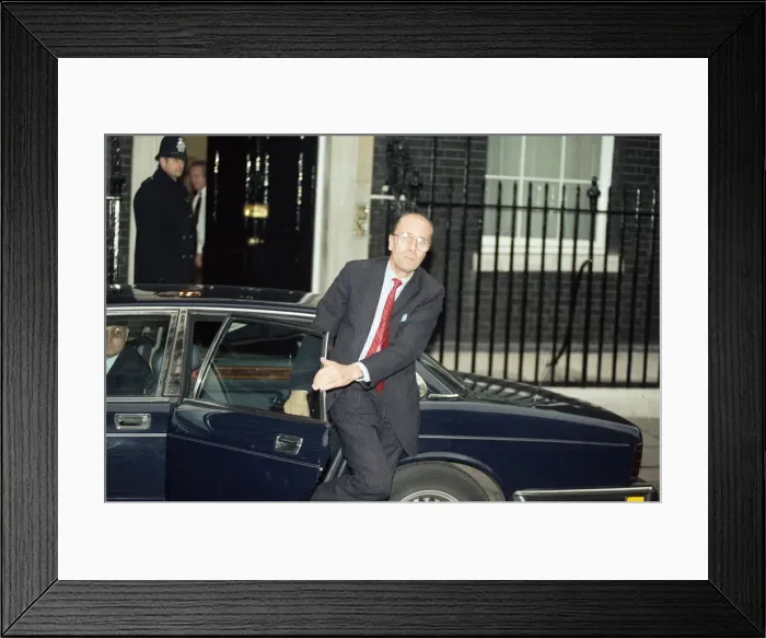 Framed Print : Norman Tebbit at 10 Downing Street amid the Conservative Party leadership battle Framed Print : Norman Tebbit at 10 Downing Street amid the Conservative Party leadership battle
