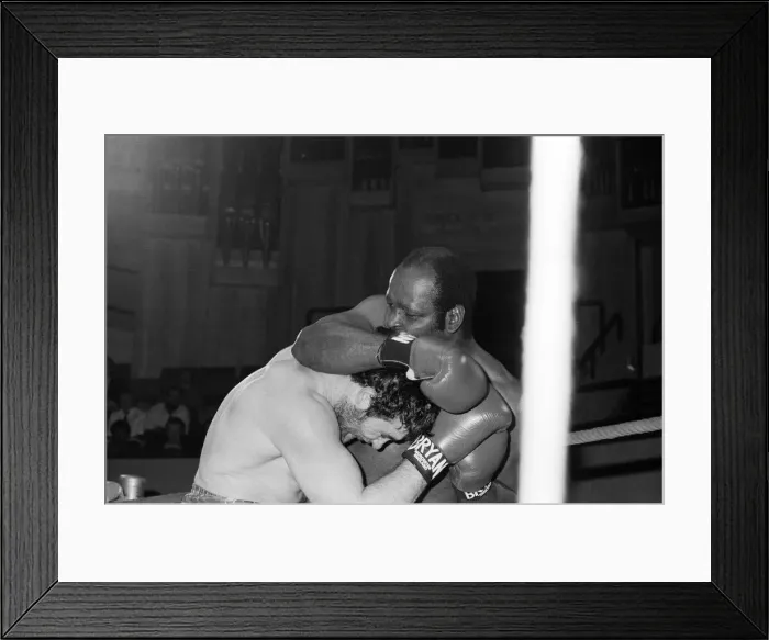 Framed Print : David Pearce v Neville Meade for the BBBofC Heavyweight Title Framed Print : David Pearce v Neville Meade for the BBBofC Heavyweight Title