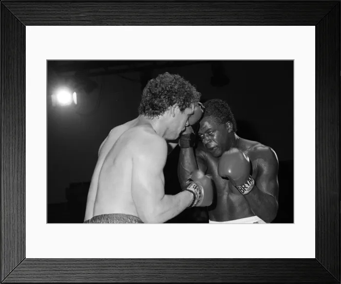 Framed Print : David Pearce v Neville Meade for the BBBofC Heavyweight Title