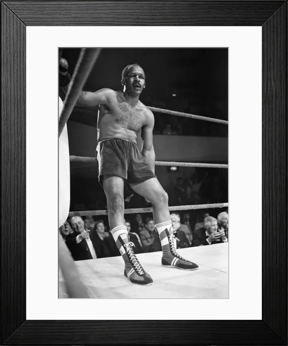 Framed Print : David Pearce v Neville Meade for the BBBofC Heavyweight Title Framed Print : David Pearce v Neville Meade for the BBBofC Heavyweight Title