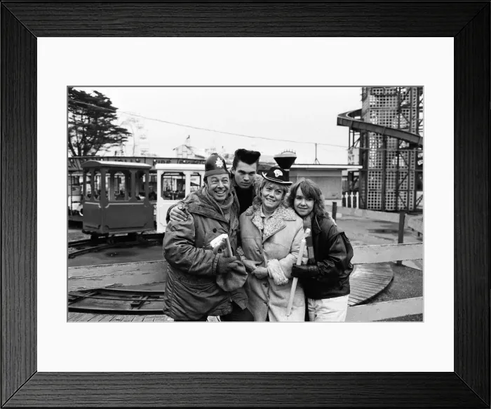 Framed Print : EastEnders went to Southend, Essex, to film the reunion of runaway Mark Fowler Framed Print : EastEnders went to Southend, Essex, to film the reunion of runaway Mark Fowler
