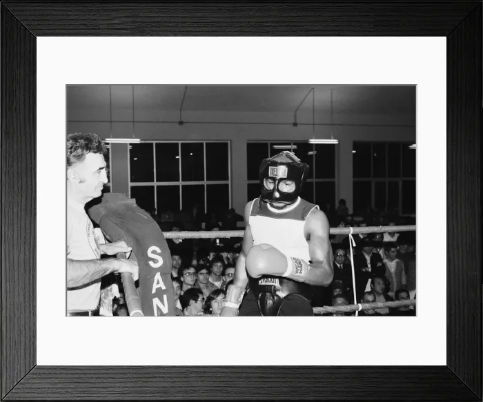 Framed Print : WBC and WBA world champion Marvin Hagler training for his sixth defence of his world Framed Print : WBC and WBA world champion Marvin Hagler training for his sixth defence of his world