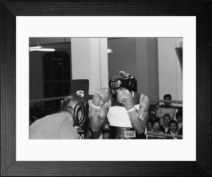 Framed Print : WBC and WBA world champion Marvin Hagler training for his sixth defence of his world Framed Print : WBC and WBA world champion Marvin Hagler training for his sixth defence of his world