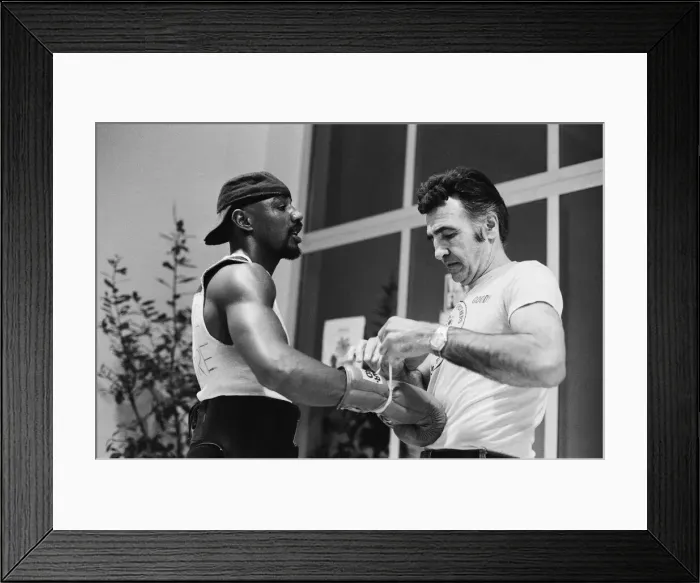 Framed Print : WBC and WBA world champion Marvin Hagler training for his sixth defence of his world Framed Print : WBC and WBA world champion Marvin Hagler training for his sixth defence of his world
