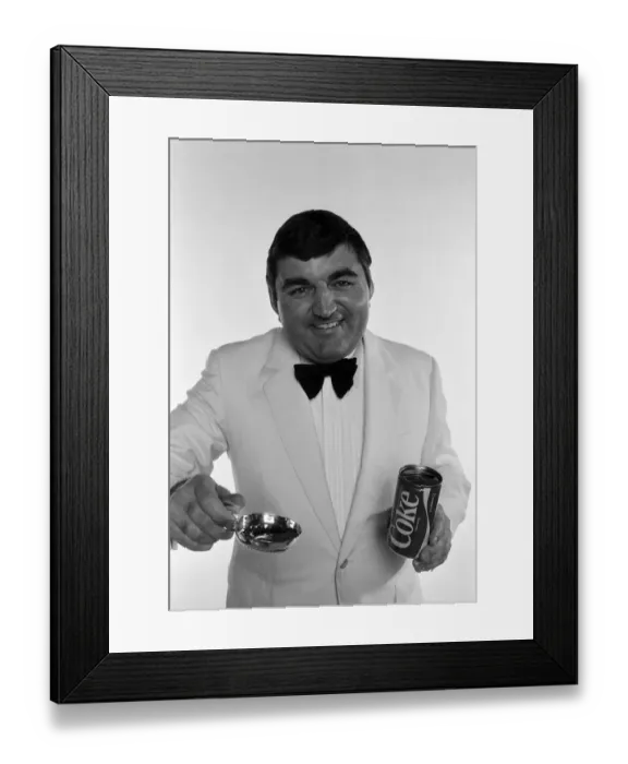 Framed Print : Barrie Larvia (wine expert) with the New Coke. 3rd May 1985