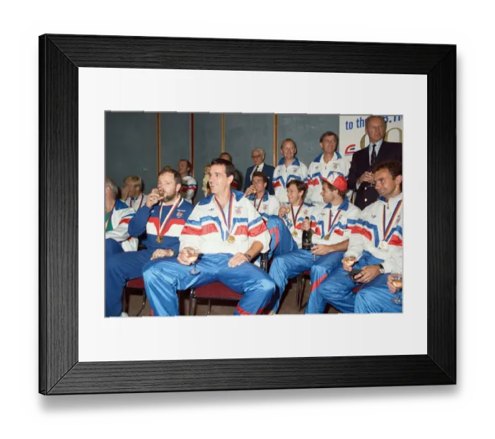 Framed Print : Britains Olympians arrives at Heathrow airport following the Seoul Olympics