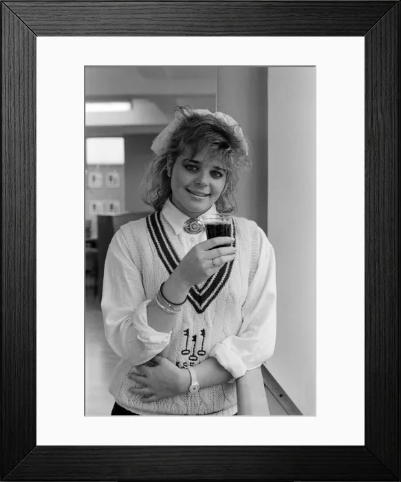Framed Print : Pupils from the Italia Conti school trying the New Coke. 3rd May 1985