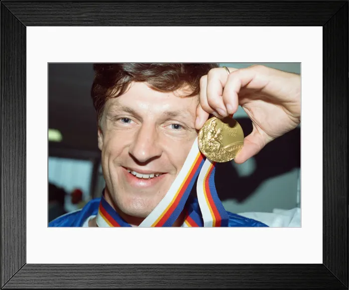 Framed Print : Britains Olympians arrives at Heathrow airport following the Seoul Olympics Framed Print : Britains Olympians arrives at Heathrow airport following the Seoul Olympics