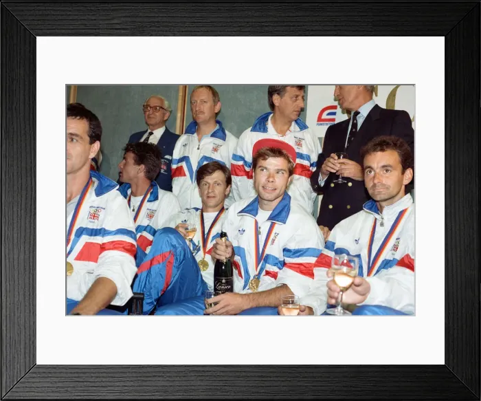 Framed Print : Britains Olympians arrives at Heathrow airport following the Seoul Olympics Framed Print : Britains Olympians arrives at Heathrow airport following the Seoul Olympics