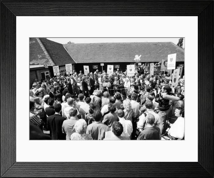 Framed Print : Prime Minister Margaret Thatcher campaigning in Ealing. 30th May 1987 Framed Print : Prime Minister Margaret Thatcher campaigning in Ealing. 30th May 1987