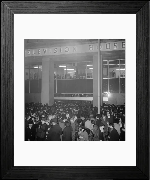 Framed Print : Picture shows the enormous crowd of teenagers outside the ARTV studios in Kingsway Framed Print : Picture shows the enormous crowd of teenagers outside the ARTV studios in Kingsway