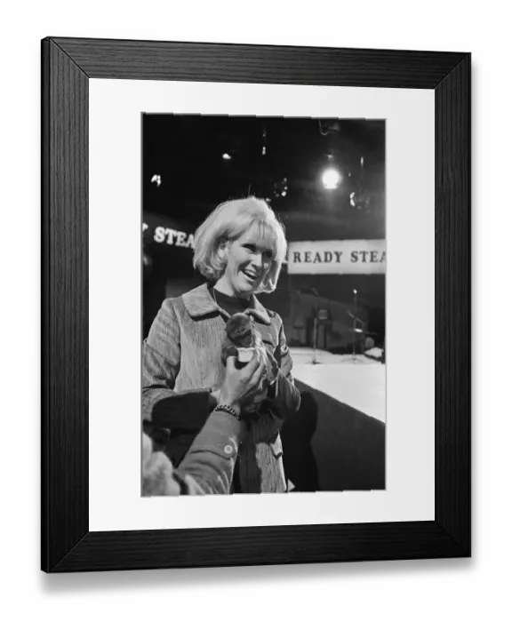 Framed Print : Picture shows Dusty Springfield on the set of Ready Steady Go Framed Print : Picture shows Dusty Springfield on the set of Ready Steady Go