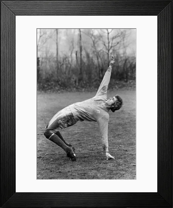 Framed Print : Chelsea training for their match at Stamford Bridge on Saturday when they meet Norwich