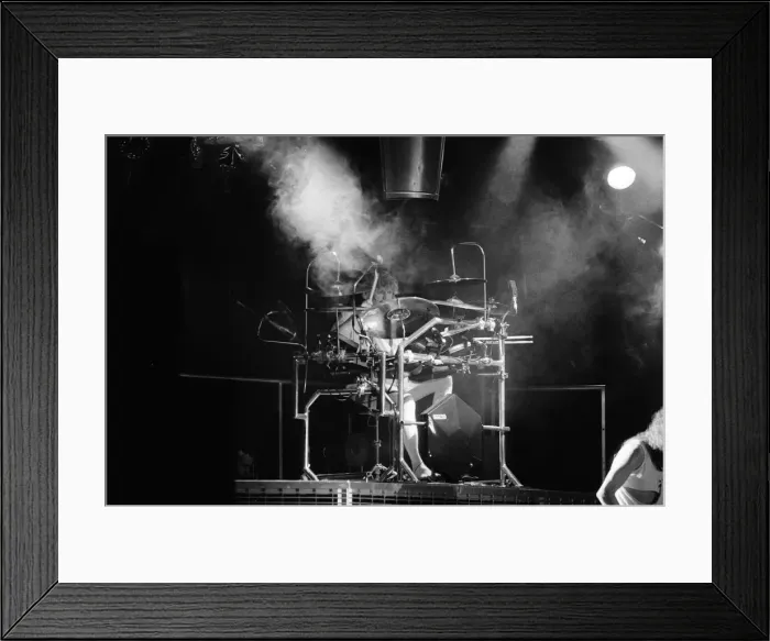 Framed Print : Def Leppard, the first headlining act at play at The Forum Framed Print : Def Leppard, the first headlining act at play at The Forum
