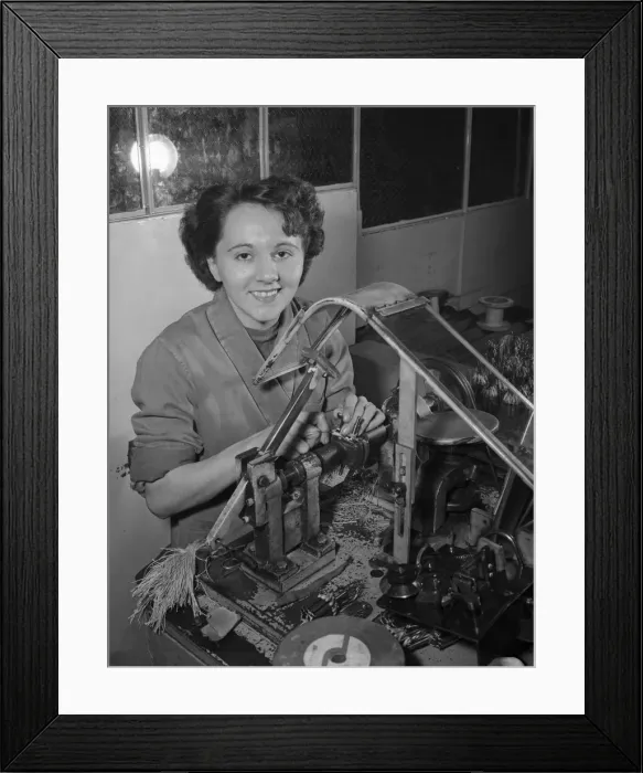 Framed Print : Assemble worker on the production line at the Hoover Factory in Perivale 20th March 1953