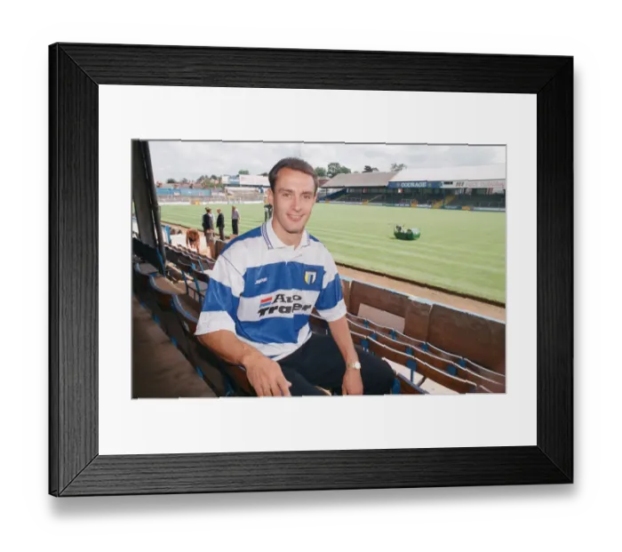 Framed Print : Jimmy Quinn signing for Reading Football Club. July 1992