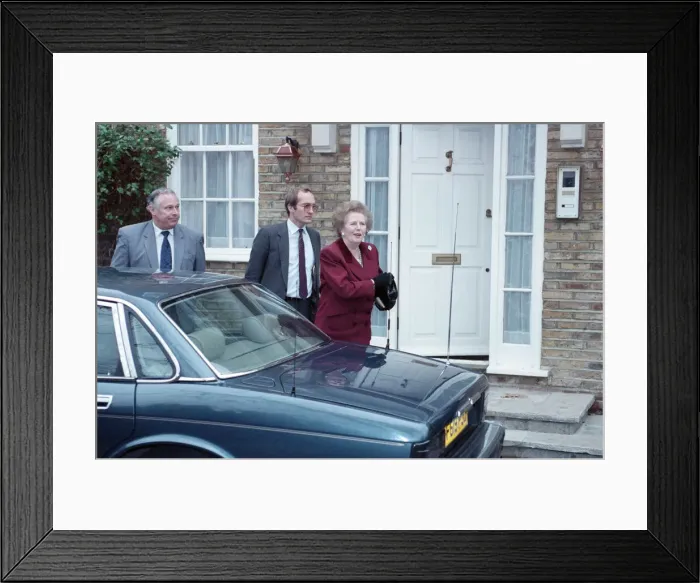 Framed Print : Margaret Thatcher pictured at her new home in Dulwich. 28th November 1990 Framed Print : Margaret Thatcher pictured at her new home in Dulwich. 28th November 1990