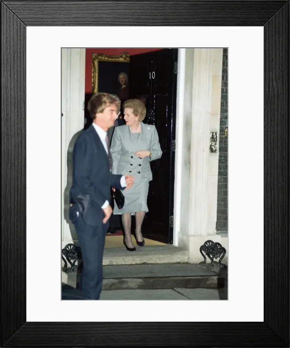 Framed Print : Margaret Thatcher at 10 Downing Street following the Prime Ministers resignation