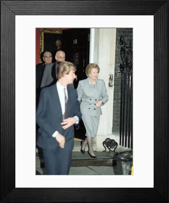 Framed Print : Margaret Thatcher at 10 Downing Street following the Prime Ministers resignation