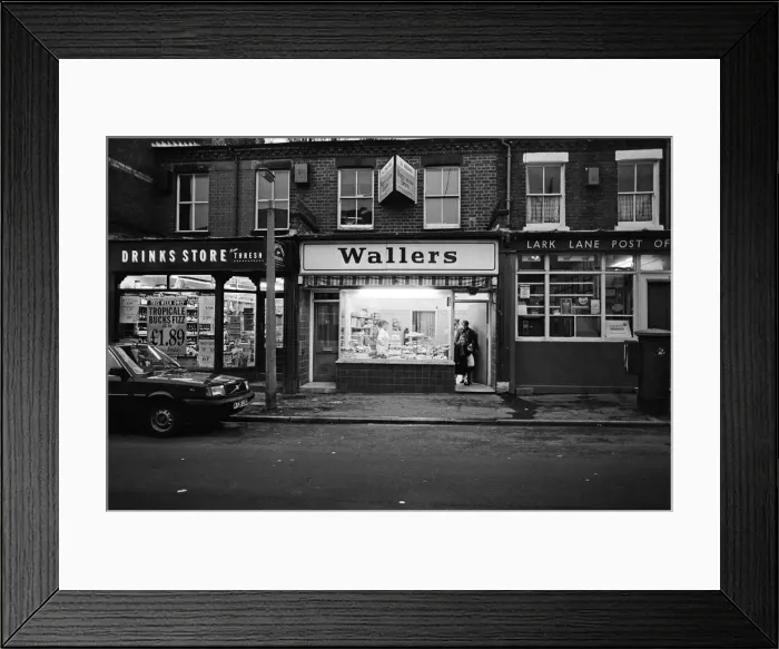 Framed Print : General views of Lark Lane, Liverpool, Merseyside. 25th November 1992