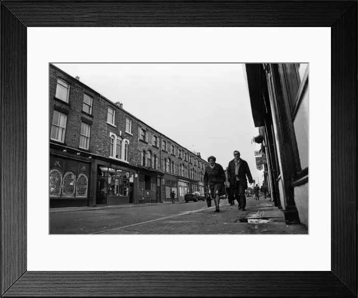 Framed Print : General views of Lark Lane, Liverpool, Merseyside. 25th November 1992