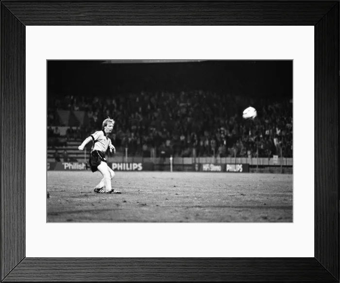 Framed Print : UEFA Cup 1st Round 1st Leg, PSV Eindhoven 3 - 1 Wolverhampton Wanderers Framed Print : UEFA Cup 1st Round 1st Leg, PSV Eindhoven 3 - 1 Wolverhampton Wanderers