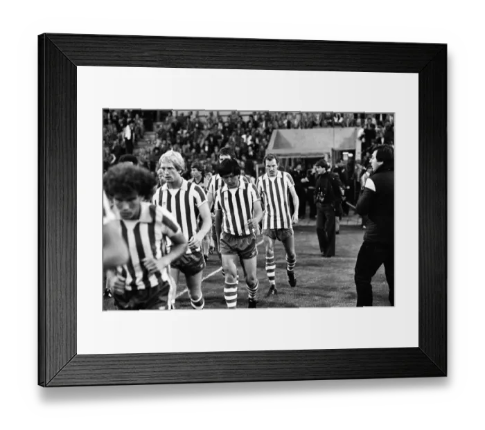 Framed Print : UEFA Cup 1st Round 1st Leg, PSV Eindhoven 3 - 1 Wolverhampton Wanderers