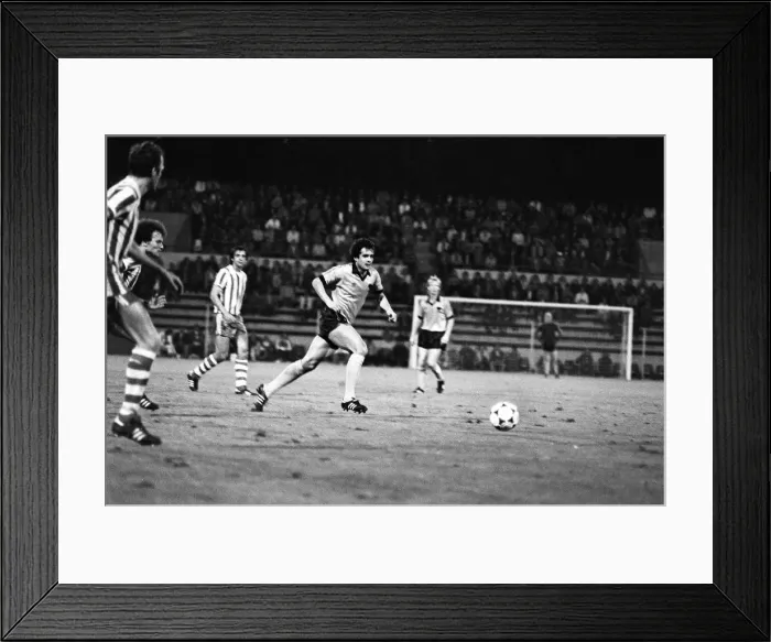 Framed Print : UEFA Cup 1st Round 1st Leg, PSV Eindhoven 3 - 1 Wolverhampton Wanderers Framed Print : UEFA Cup 1st Round 1st Leg, PSV Eindhoven 3 - 1 Wolverhampton Wanderers