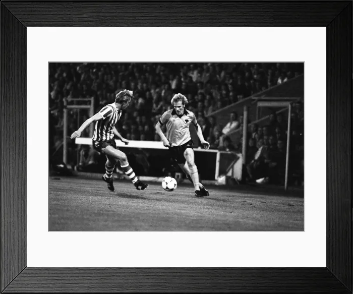 Framed Print : UEFA Cup 1st Round 1st Leg, PSV Eindhoven 3 - 1 Wolverhampton Wanderers Framed Print : UEFA Cup 1st Round 1st Leg, PSV Eindhoven 3 - 1 Wolverhampton Wanderers