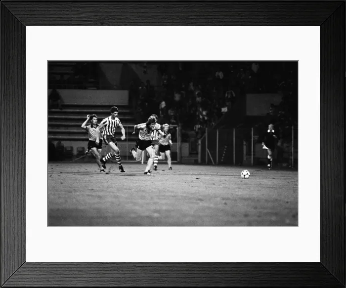 Framed Print : UEFA Cup 1st Round 1st Leg, PSV Eindhoven 3 - 1 Wolverhampton Wanderers