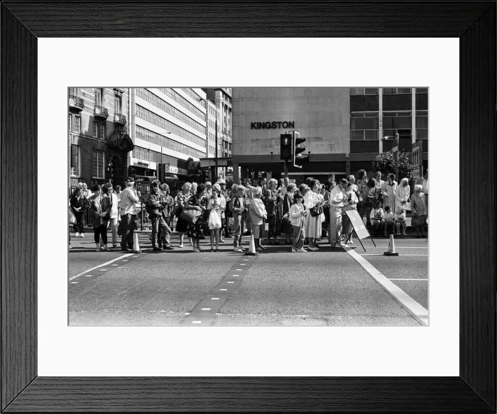 Framed Print : Crowds of people line the dock road set for a day out at Liverpool Albert Dock to see