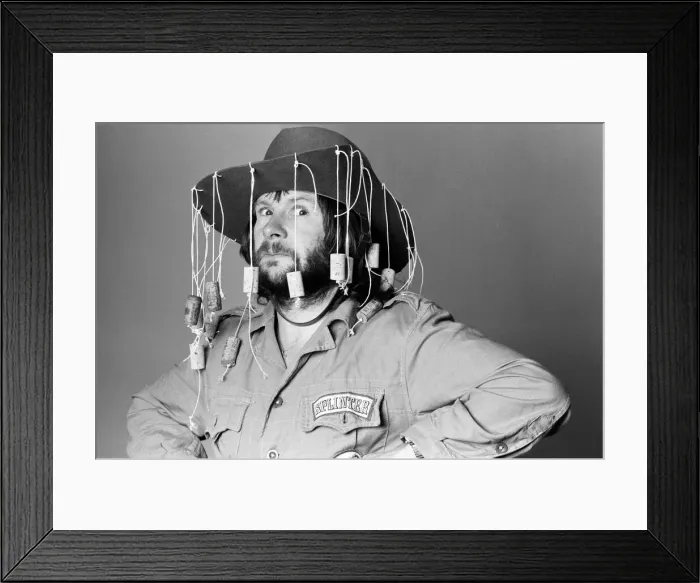 Framed Print : Bill Oddie of The Goodies is flying off to Australia to look for birds Framed Print : Bill Oddie of The Goodies is flying off to Australia to look for birds