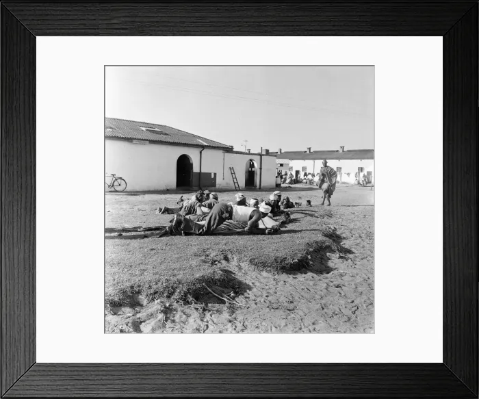 Framed Print : Black Communities in Cape Town, South Africa, 28th January 1955 Framed Print : Black Communities in Cape Town, South Africa, 28th January 1955