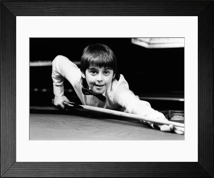 Framed Print : Schoolboy Ronnie O Sullivan, aged ten, is already beating grown men in club