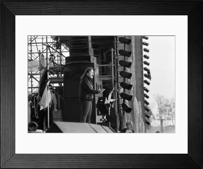 Framed Print : Meatloaf performing at Monsters of Rock festival at Castle Donington. 20th August 1983 Framed Print : Meatloaf performing at Monsters of Rock festival at Castle Donington. 20th August 1983