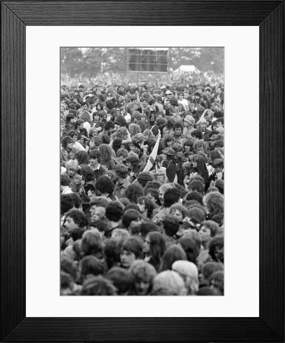 Framed Print : Monsters of Rock festival at Castle Donington. 20th August 1983 Framed Print : Monsters of Rock festival at Castle Donington. 20th August 1983