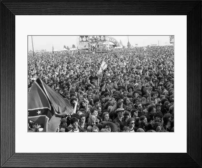 Framed Print : Monsters of Rock festival at Castle Donington. 20th August 1983 Framed Print : Monsters of Rock festival at Castle Donington. 20th August 1983