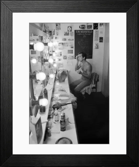 Framed Print : Kenn Wells, dancer who plays the character Skimbleshanks in West End show Cats