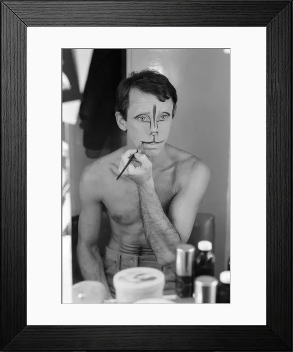 Framed Print : Kenn Wells, dancer who plays the character Skimbleshanks in West End show Cats Framed Print : Kenn Wells, dancer who plays the character Skimbleshanks in West End show Cats