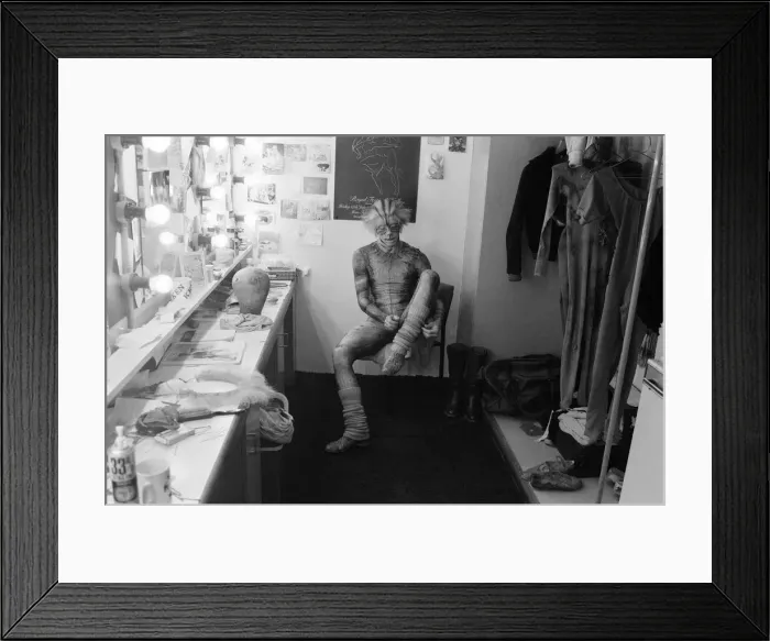 Framed Print : Kenn Wells, dancer who plays the character Skimbleshanks in West End show Cats