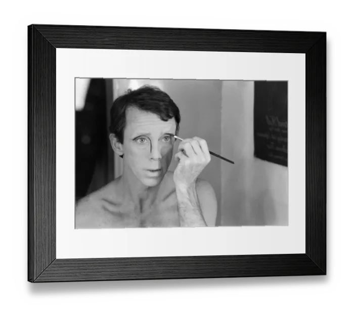 Framed Print : Kenn Wells, dancer who plays the character Skimbleshanks in West End show Cats