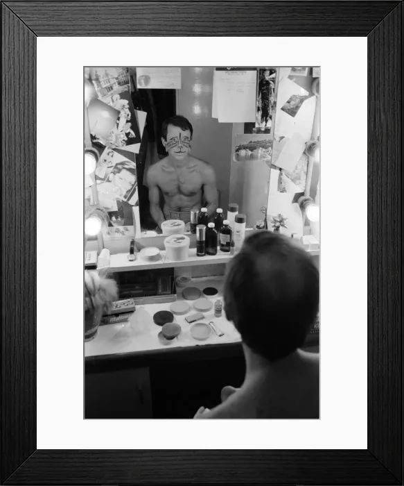 Framed Print : Kenn Wells, dancer who plays the character Skimbleshanks in West End show Cats