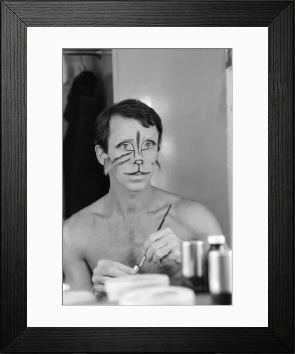 Framed Print : Kenn Wells, dancer who plays the character Skimbleshanks in West End show Cats Framed Print : Kenn Wells, dancer who plays the character Skimbleshanks in West End show Cats