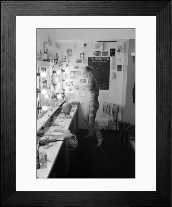 Framed Print : Kenn Wells, dancer who plays the character Skimbleshanks in West End show Cats Framed Print : Kenn Wells, dancer who plays the character Skimbleshanks in West End show Cats
