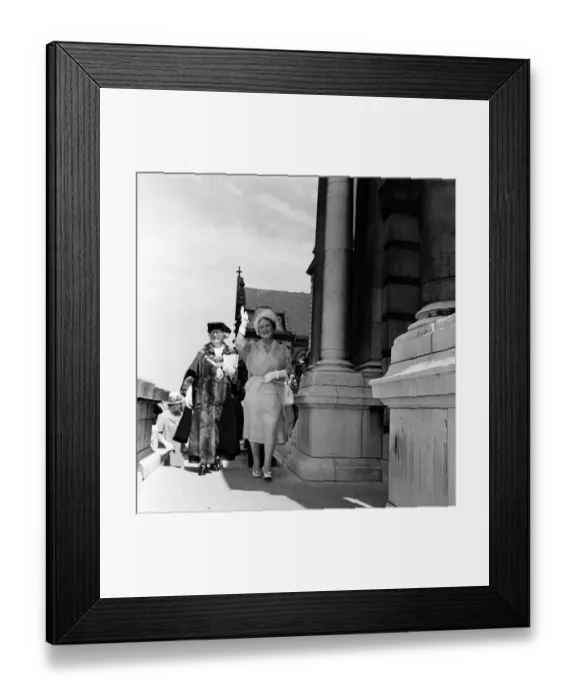 Framed Print : Queen Elizabeth The Queen Mother arrives at the premises of Christy and Co Ltd hatters Framed Print : Queen Elizabeth The Queen Mother arrives at the premises of Christy and Co Ltd hatters