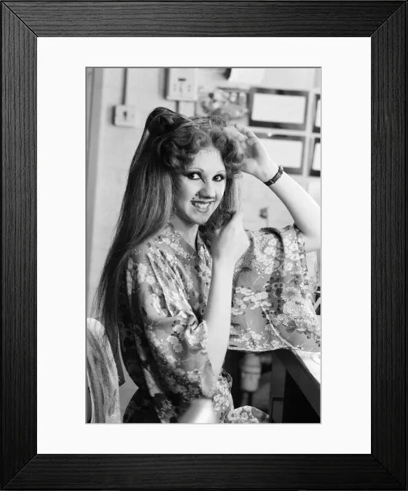 Framed Print : Bonnie Langford, star of hit musical Cats, she plays the character Rumpleteazer in Framed Print : Bonnie Langford, star of hit musical Cats, she plays the character Rumpleteazer in