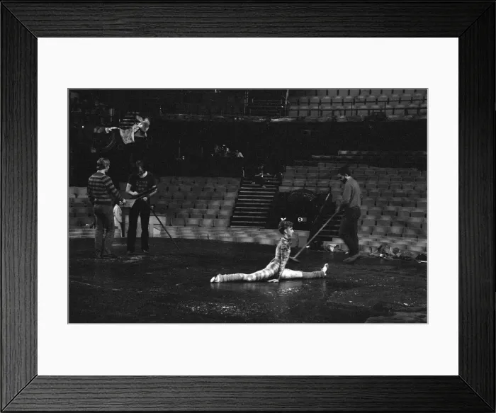 Framed Print : Bonnie Langford, star of hit musical Cats, she plays the character Rumpleteazer in Framed Print : Bonnie Langford, star of hit musical Cats, she plays the character Rumpleteazer in
